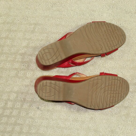Dansko Women's Size 10 / 41 Red Strappy Slide Wedge Sandals - Picture 6 of 6